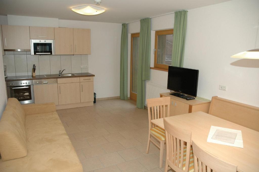 Appartementhaus zum Zegger Neustift im Stubaital Zimmer foto
